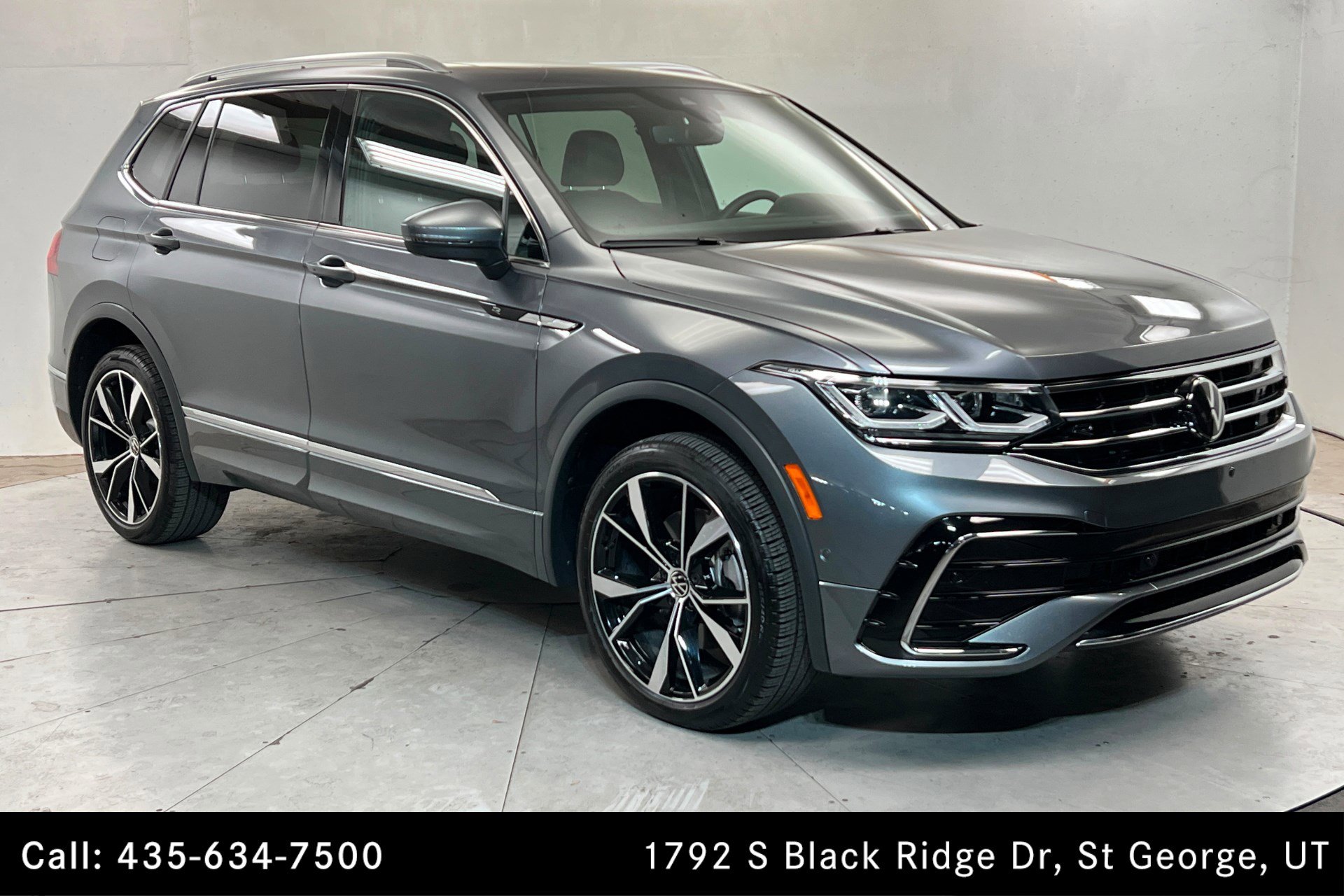 Used 2024 Volkswagen Tiguan SEL R-Line image 7