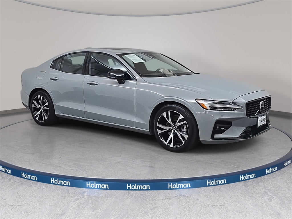 Used 2024 Volvo S60 B5 Core image 8