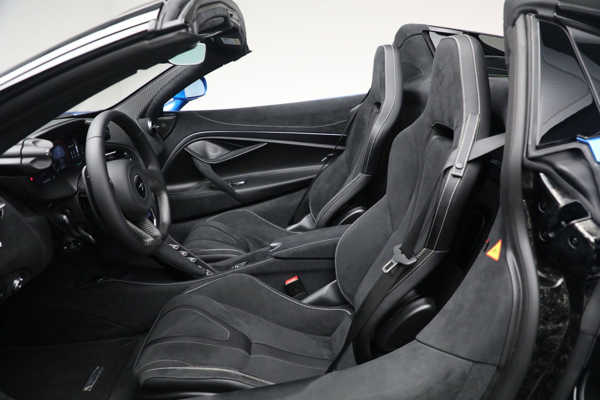 Used 2025 McLaren 750S Spider RWD image 31