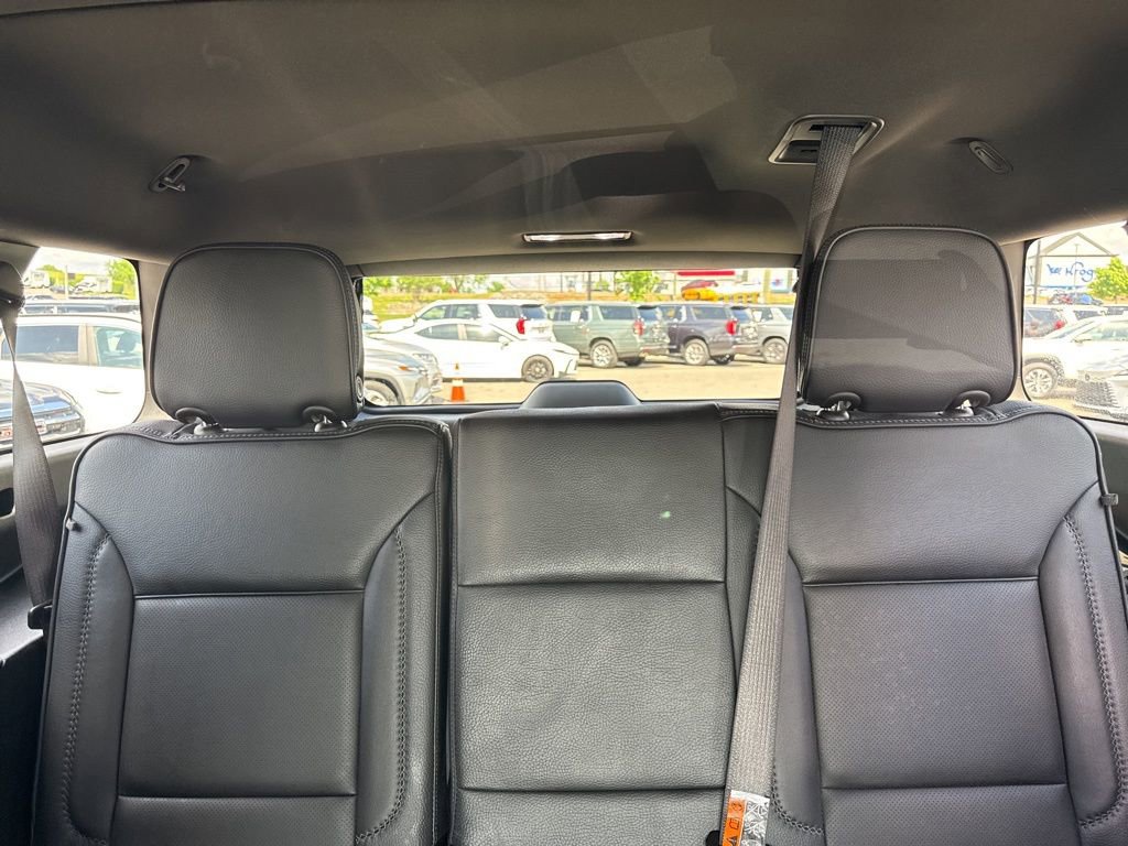 Used 2025 GMC Yukon XL Denali AWD/4WD image 31
