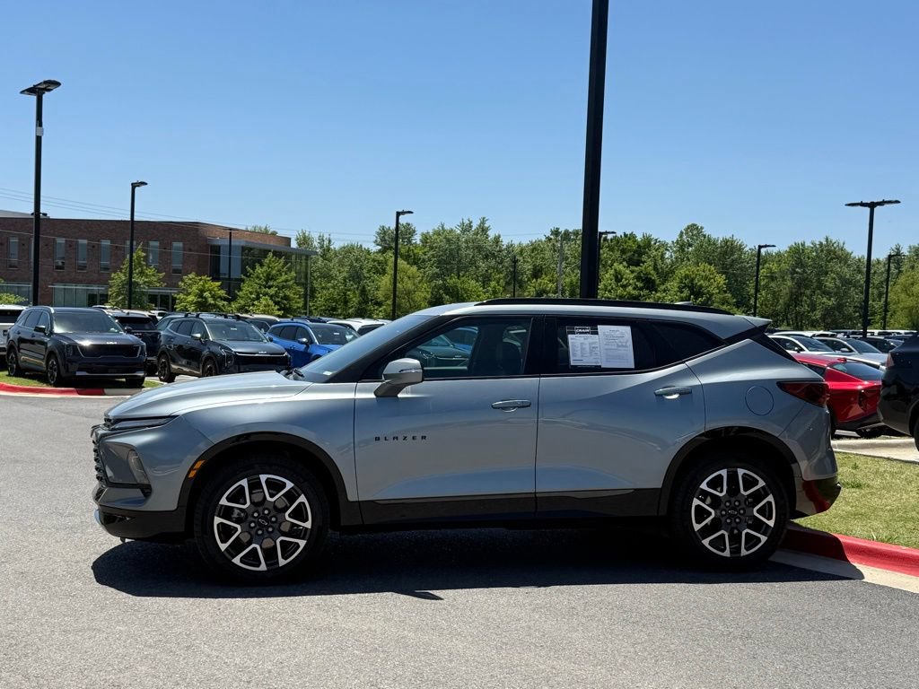 Used 2025 Chevrolet Blazer RS FWD image 4