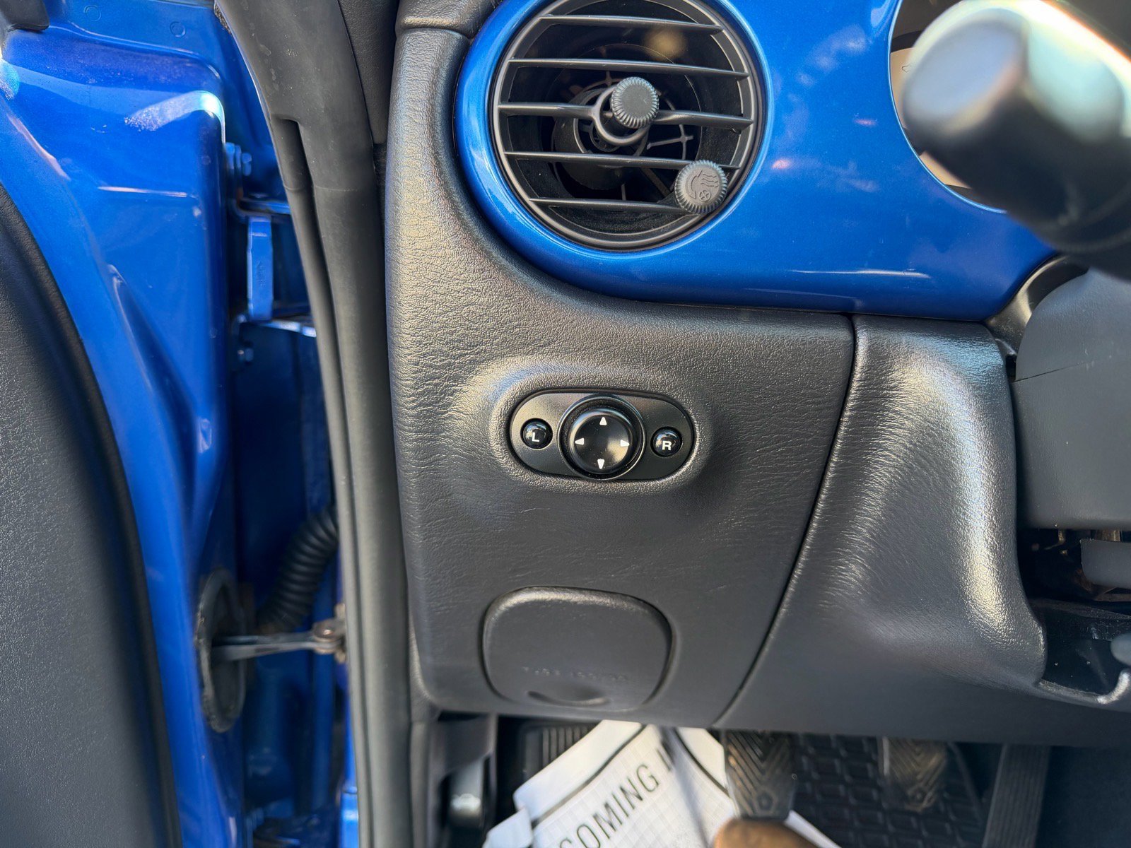 Used 2005 Chrysler PT Cruiser Base image 21