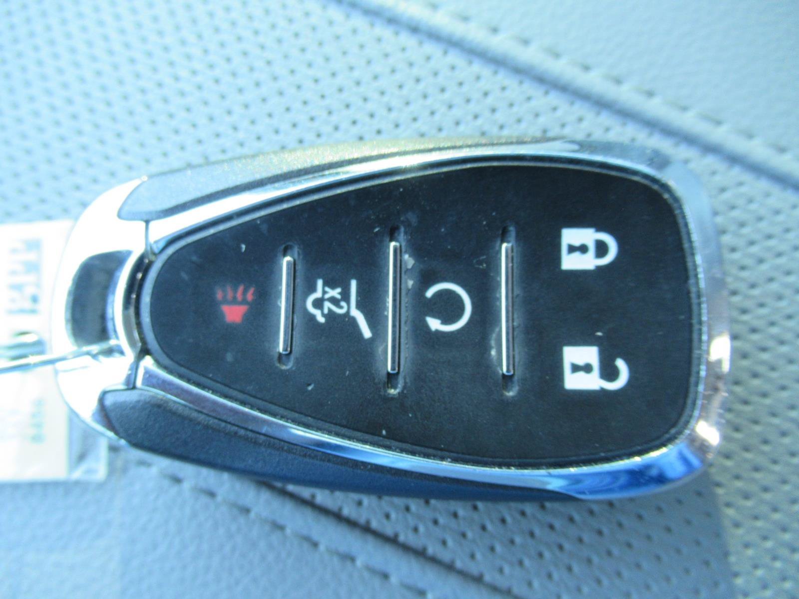 Used 2019 Chevrolet Traverse Premier w/ Driver Confidence II Package FWD image 32