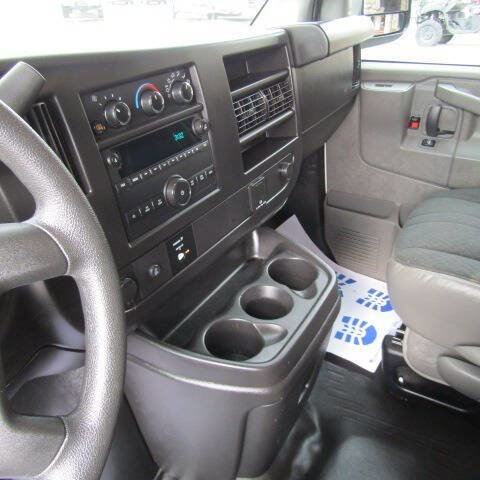 Used 2023 GMC Savana 2500 w/ Driver Convenience Package image 14