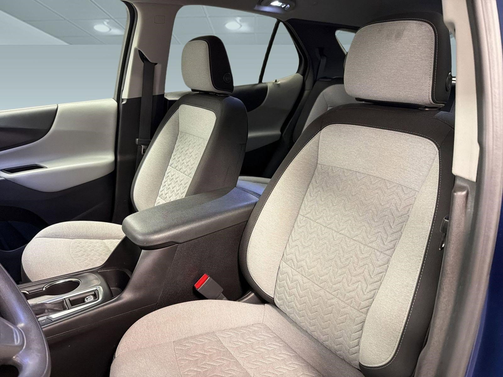 Used 2022 Chevrolet Equinox LS FWD image 23