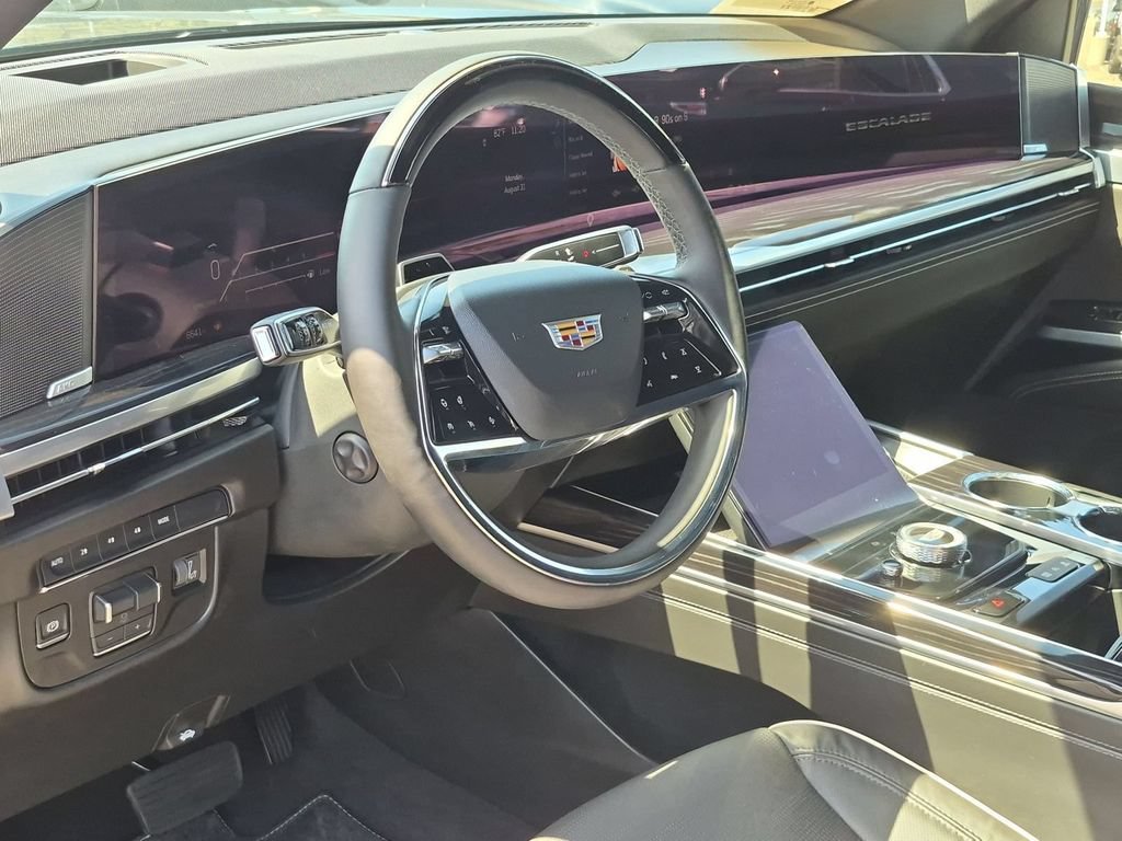 Certified 2025 Cadillac Escalade Sport AWD/4WD image 2