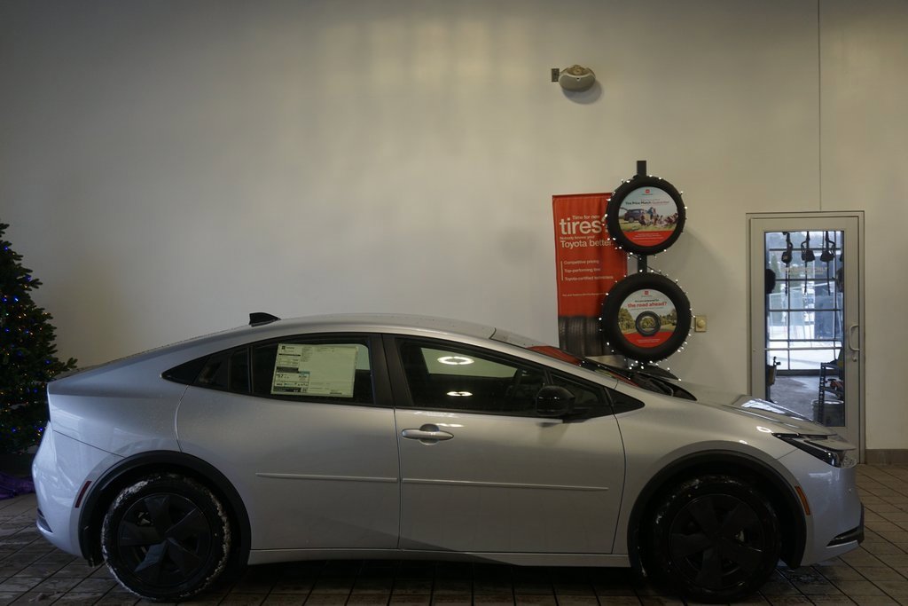 New 2026 Toyota Prius LE image 14