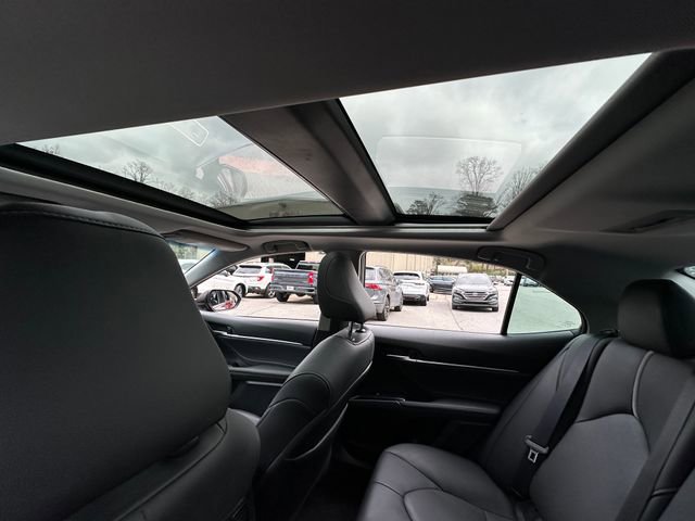 Used 2018 Toyota Camry XSE image 36