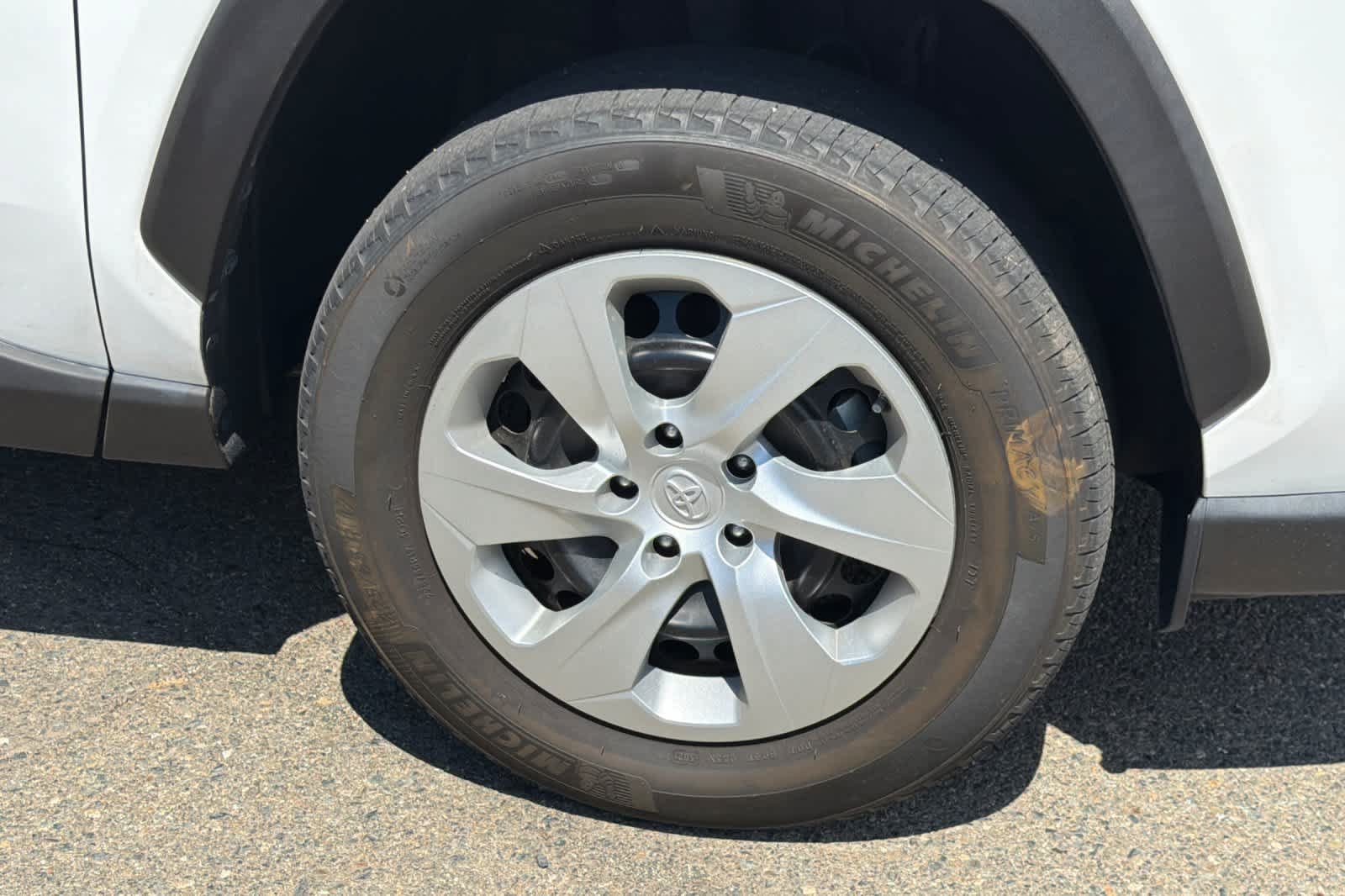 Certified 2022 Toyota RAV4 LE FWD image 18