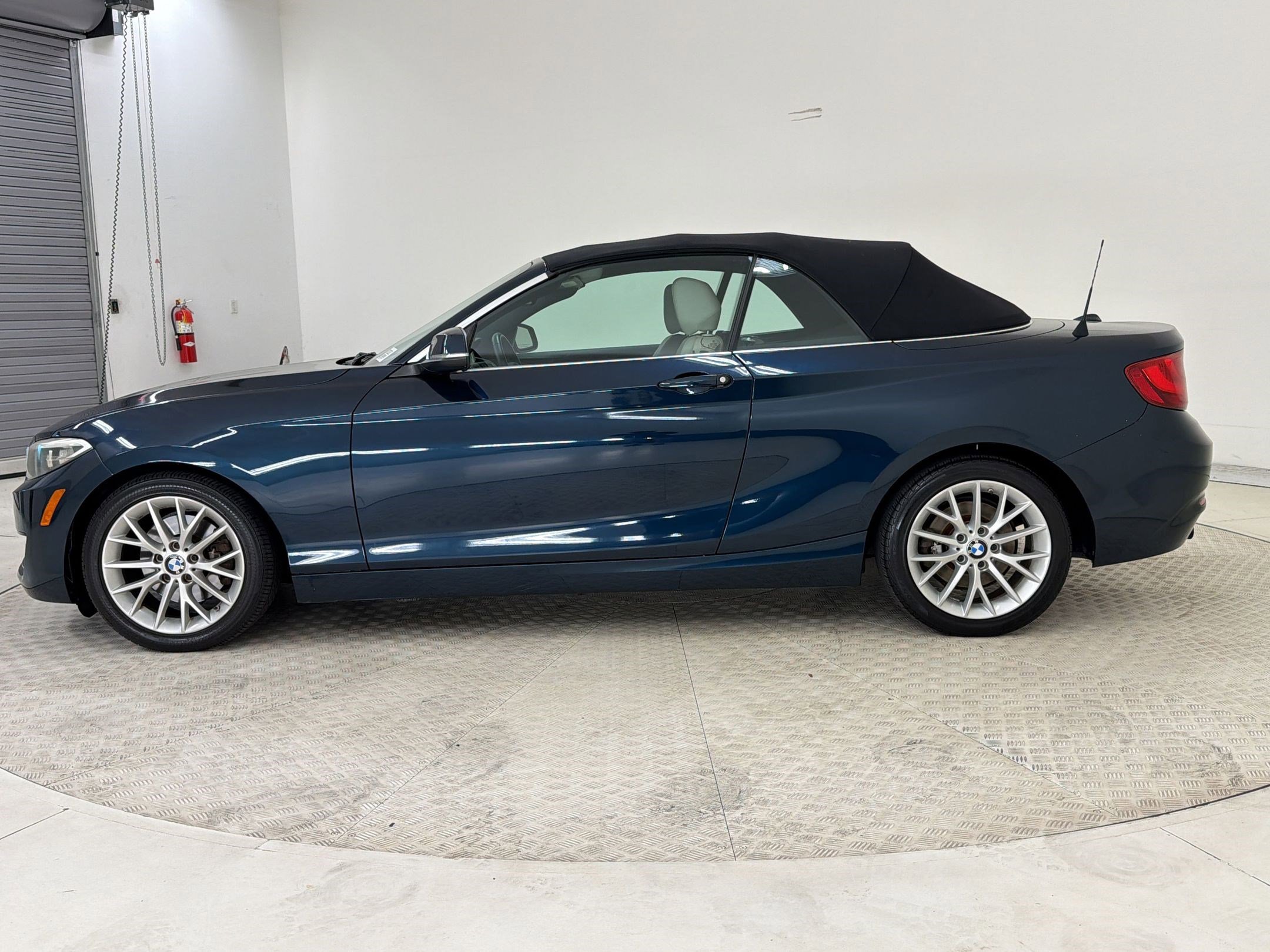 Used 2016 BMW 228i xDrive Convertible image 2