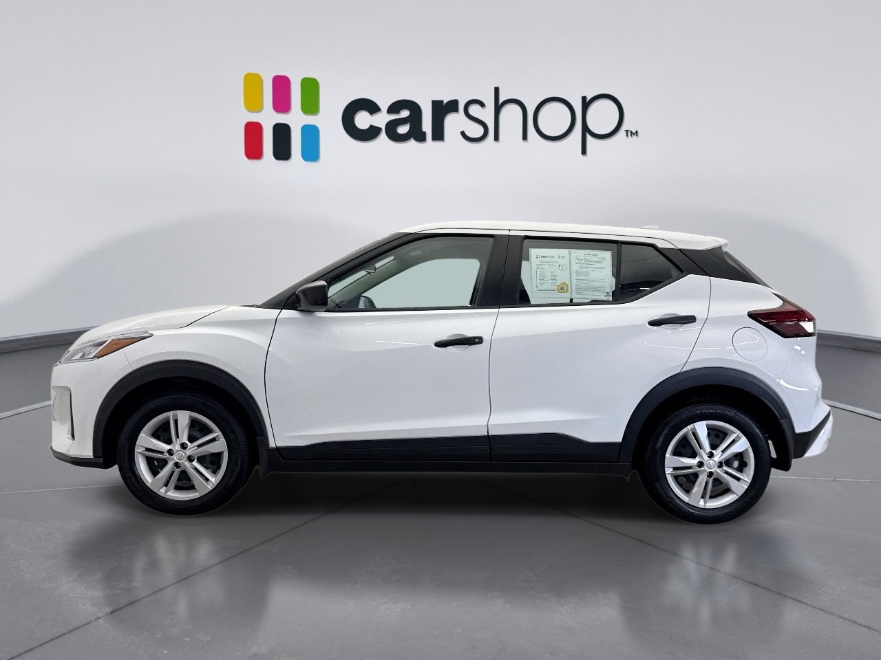 Used 2025 Nissan Kicks Play S image 2