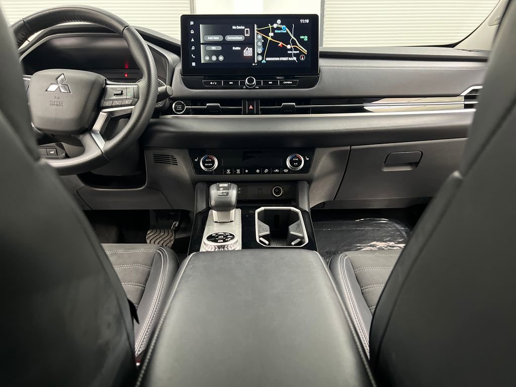 Used 2025 Mitsubishi Outlander SE AWD/4WD image 43