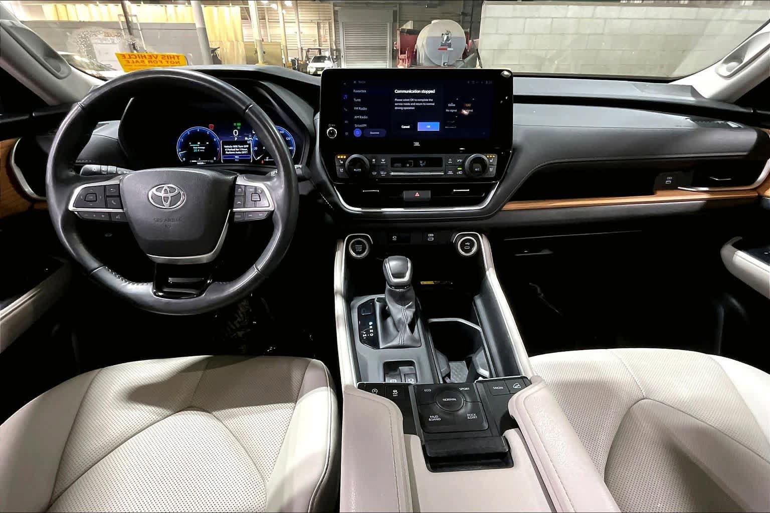 Used 2024 Toyota Grand Highlander Limited image 16