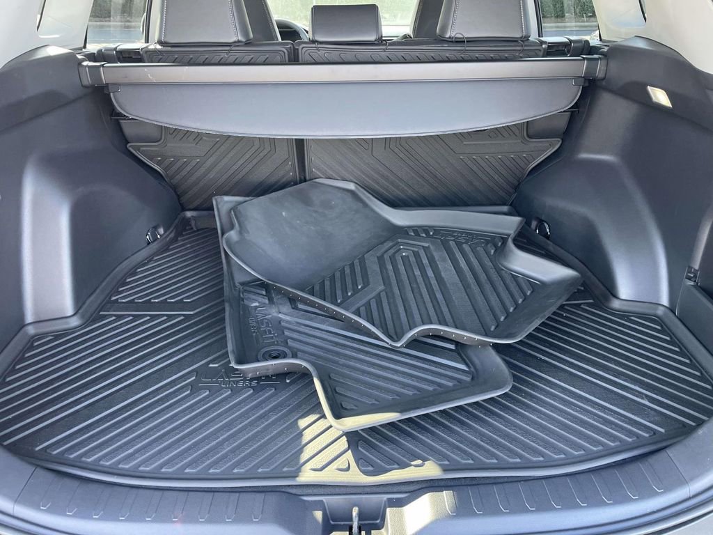 Used 2025 Toyota RAV4 XLE Premium image 49