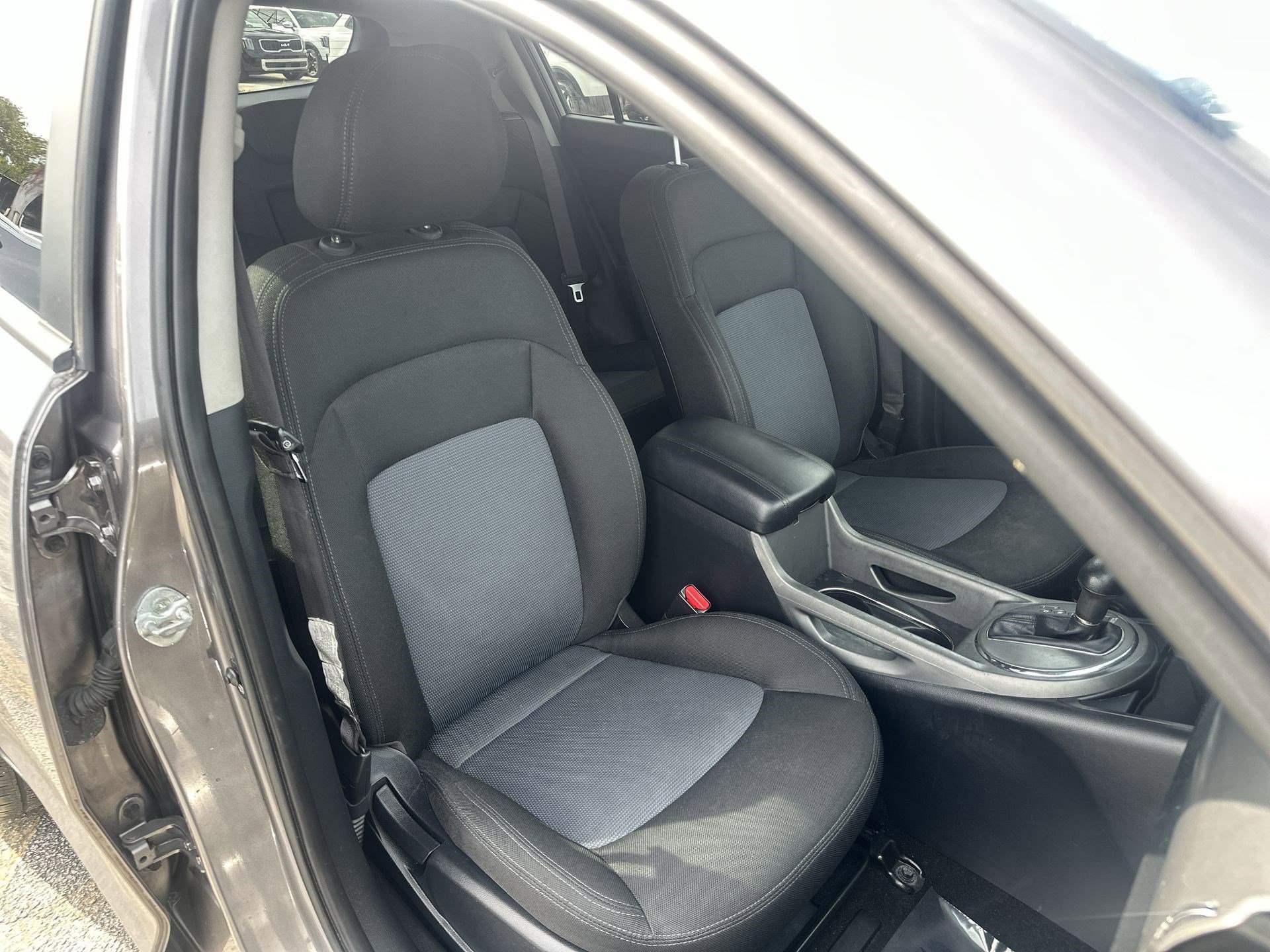 Used 2015 Kia Sportage LX image 28