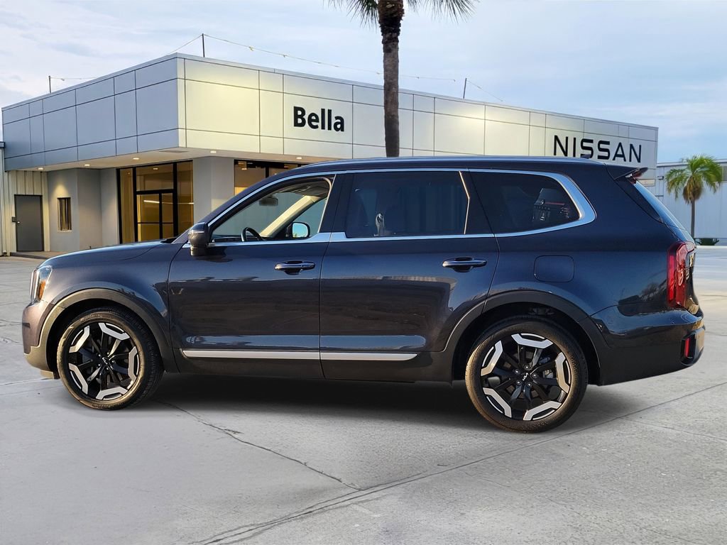 Used 2025 Kia Telluride S image 8