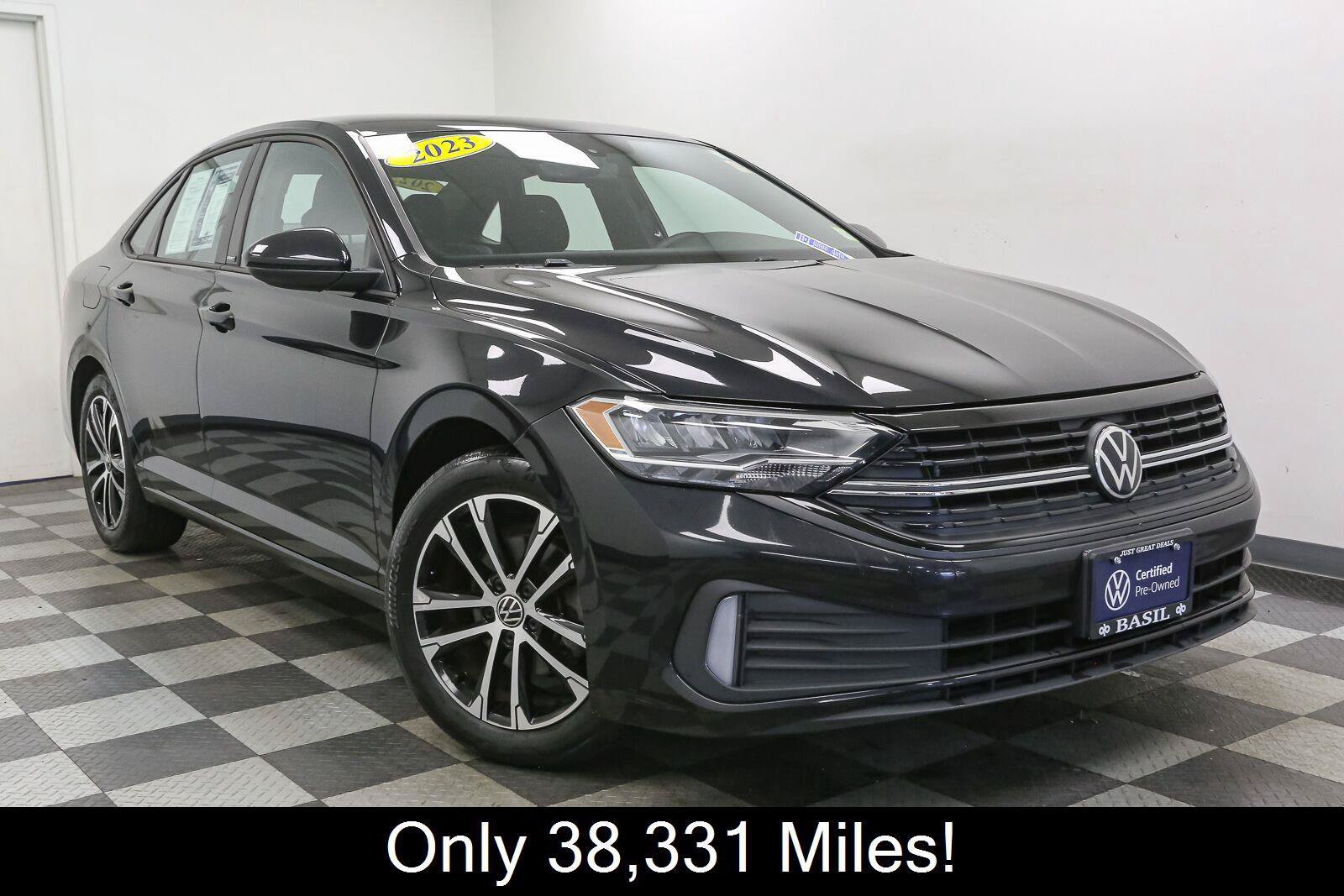 Certified 2023 Volkswagen Jetta Sport FWD image 3