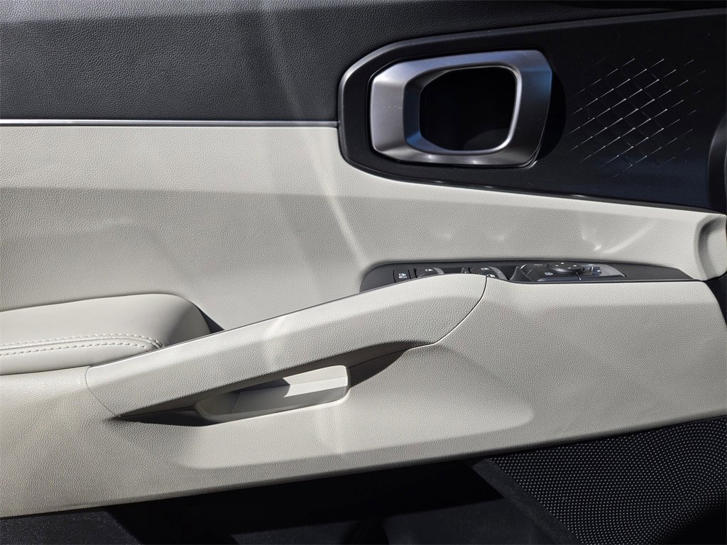 New 2025 Kia Sorento S image 18
