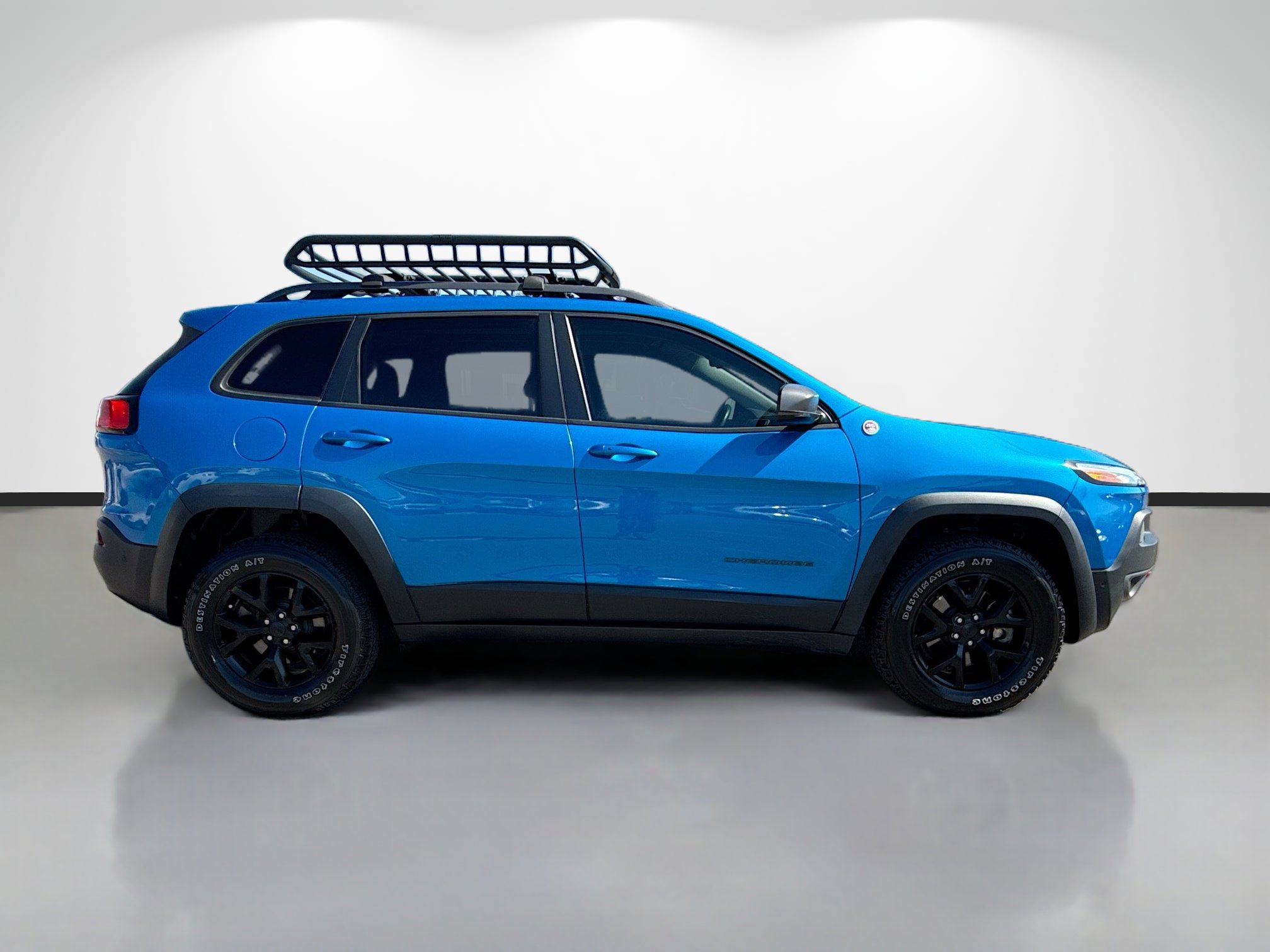 Used 2018 Jeep Cherokee Trailhawk w/ Quick Order Package 27L image 2