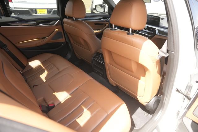 Used 2020 BMW 540i w/ M Sport Package image 15