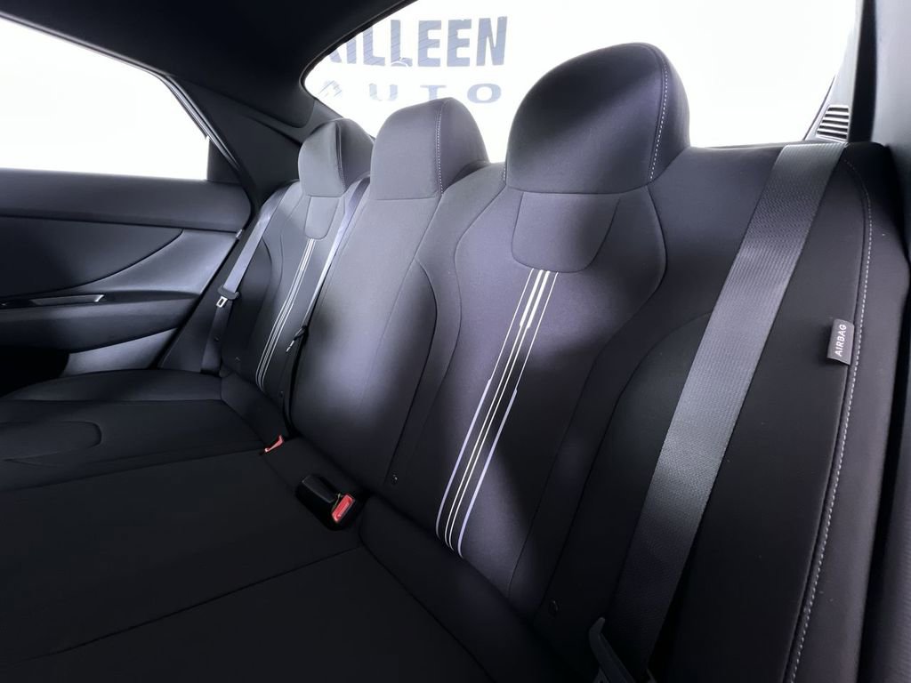 Used 2025 Hyundai Elantra Sport image 24