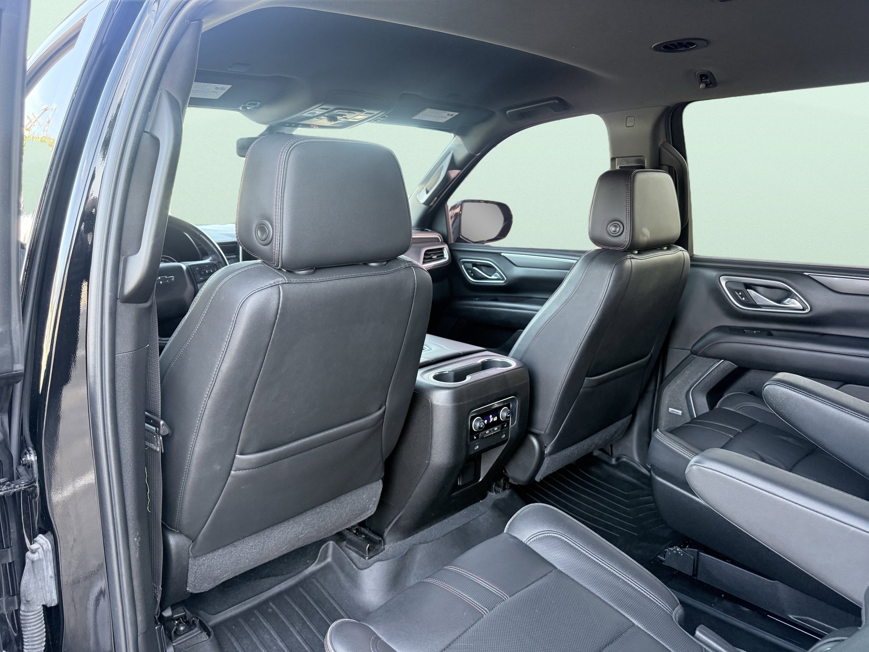 Used 2021 Chevrolet Suburban RST w/ Luxury Package AWD/4WD image 22