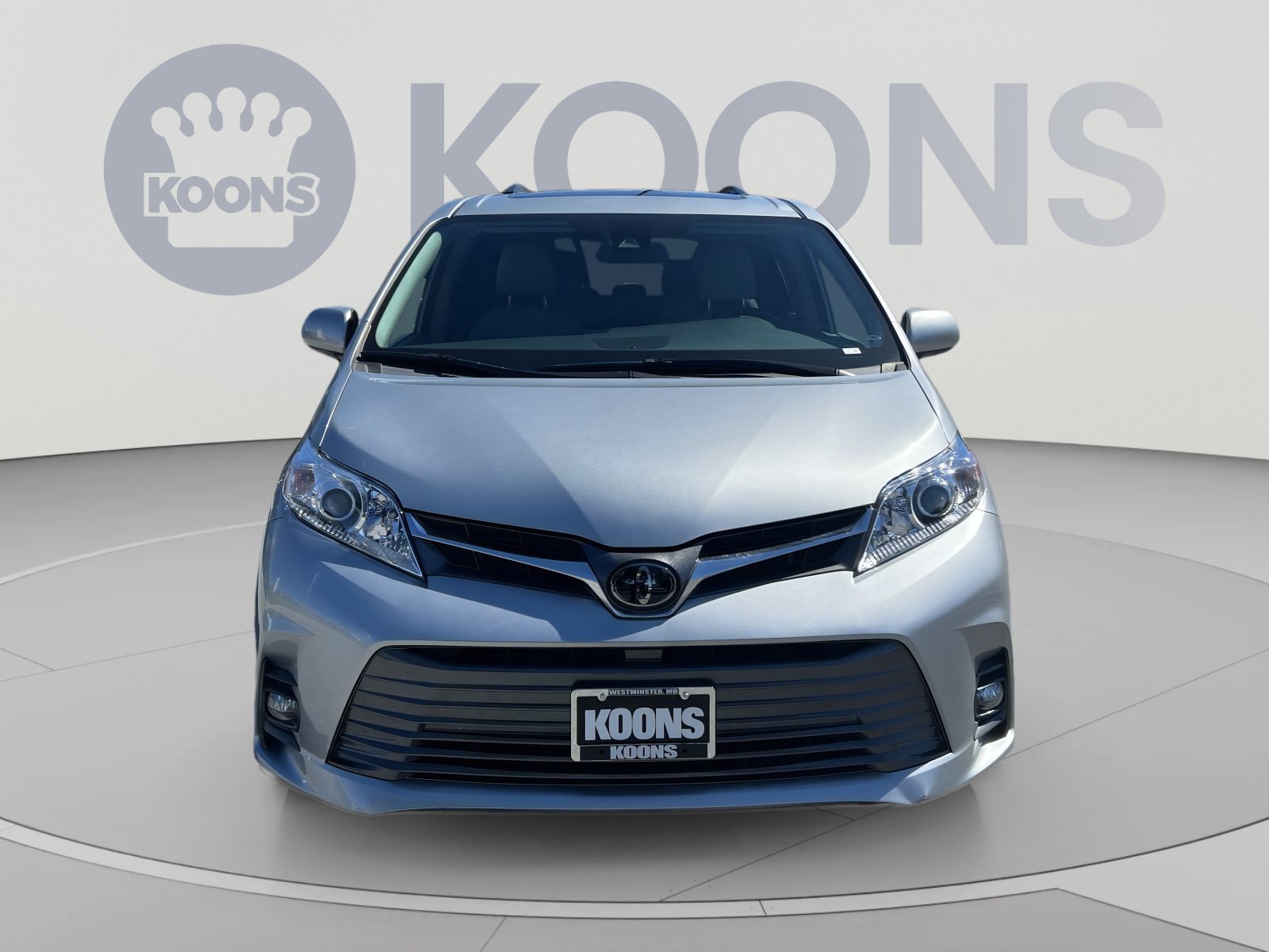 Used 2020 Toyota Sienna XLE w/ XLE Navigation Package FWD image 11