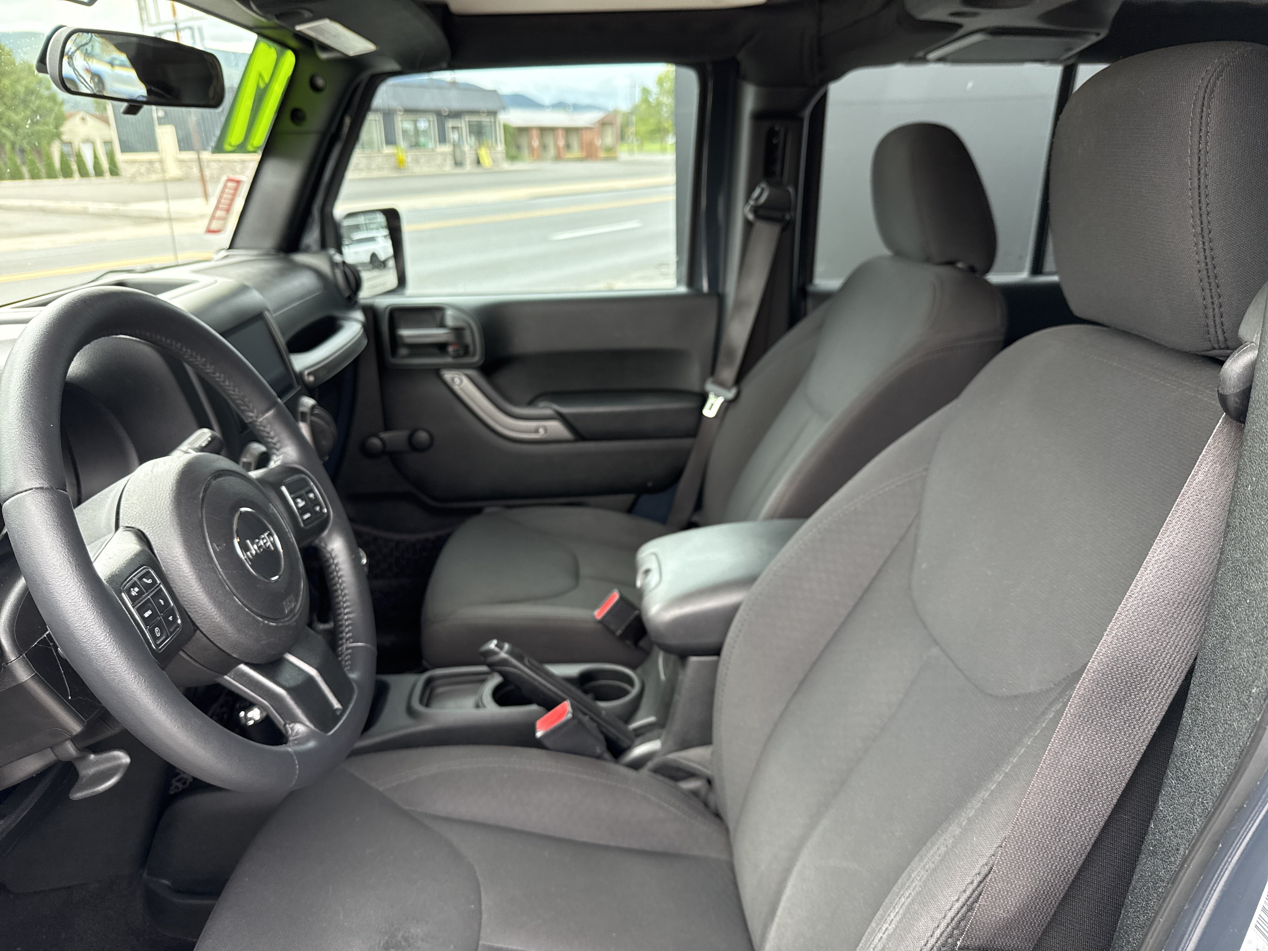 Used 2017 Jeep Wrangler Unlimited Sport w/ Connectivity Group AWD/4WD image 12