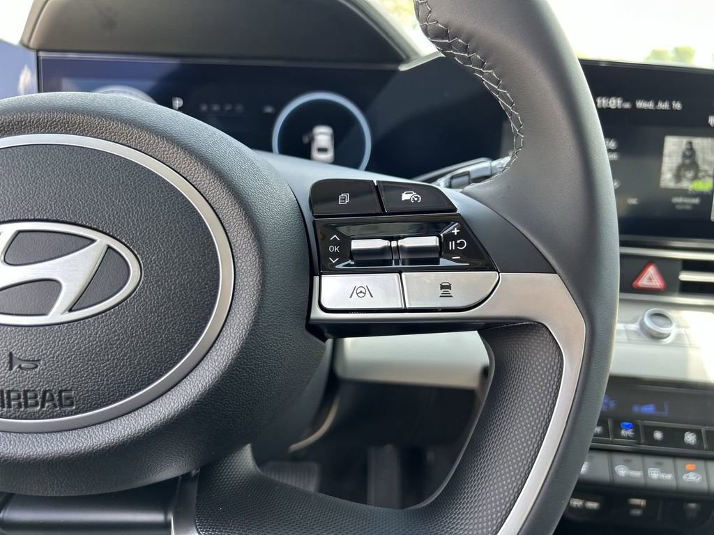 New 2025 Hyundai Elantra Limited image 27