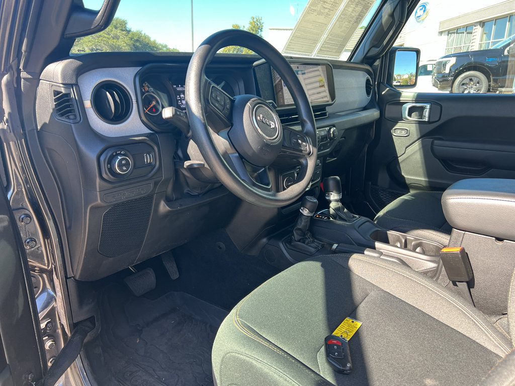 Used 2024 Jeep Gladiator Sport image 26