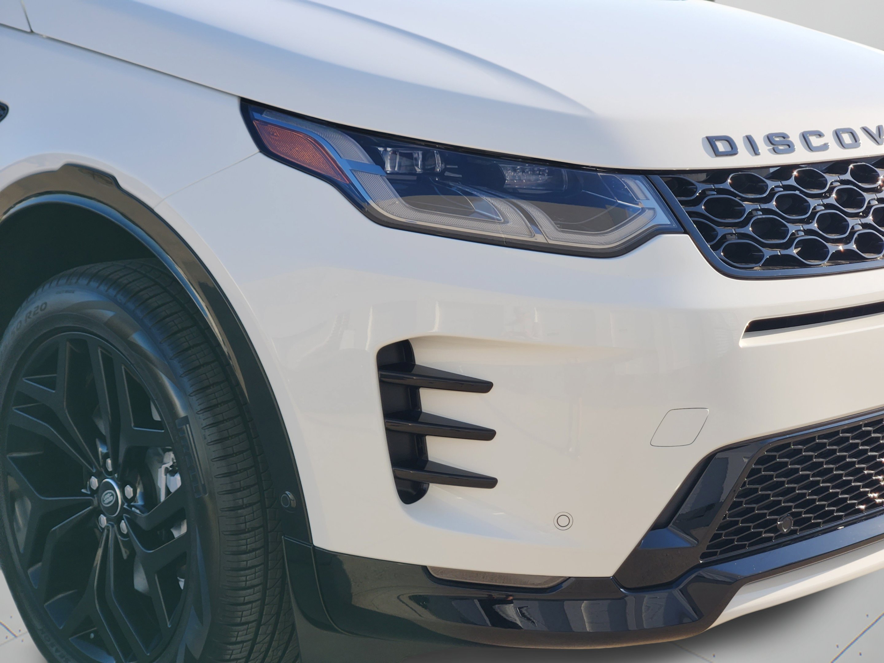 New 2026 Land Rover Discovery Sport Landmark AWD/4WD image 8