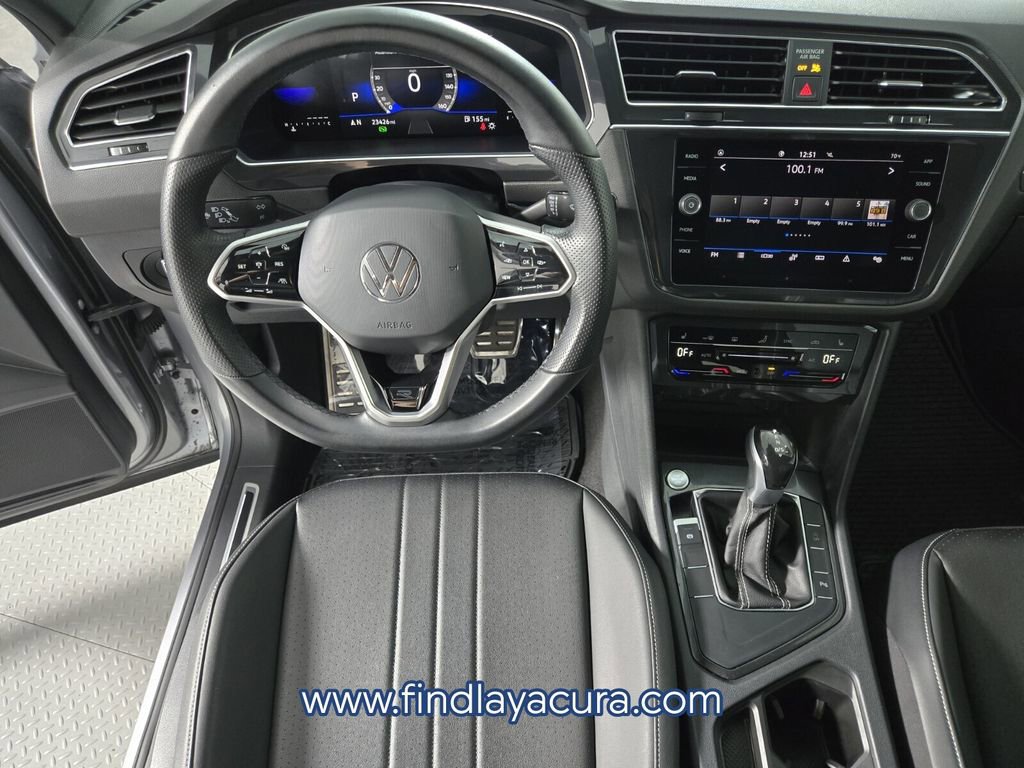Used 2023 Volkswagen Tiguan SE R-Line image 16