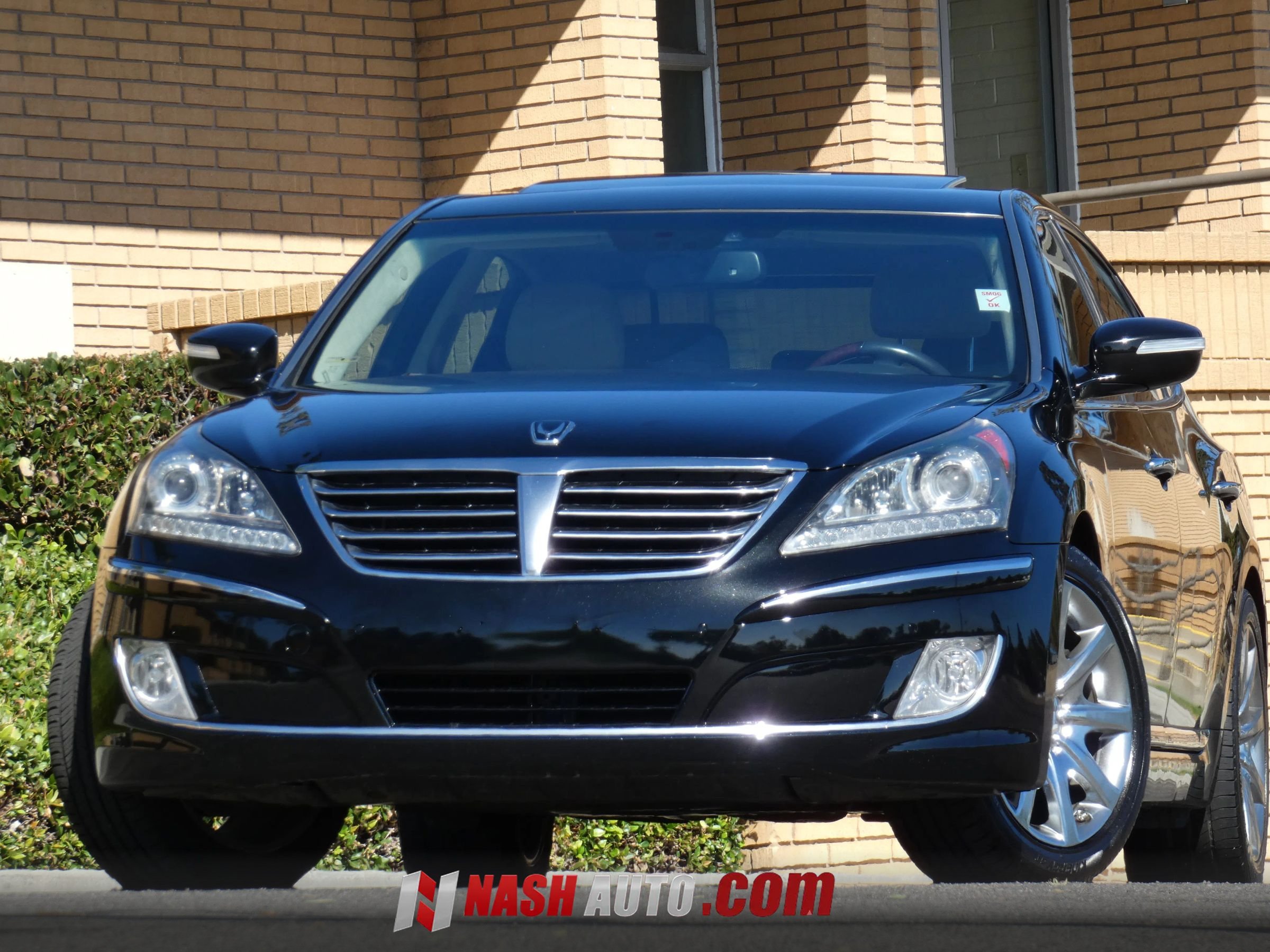 Used 2013 Hyundai Equus Signature RWD image 2