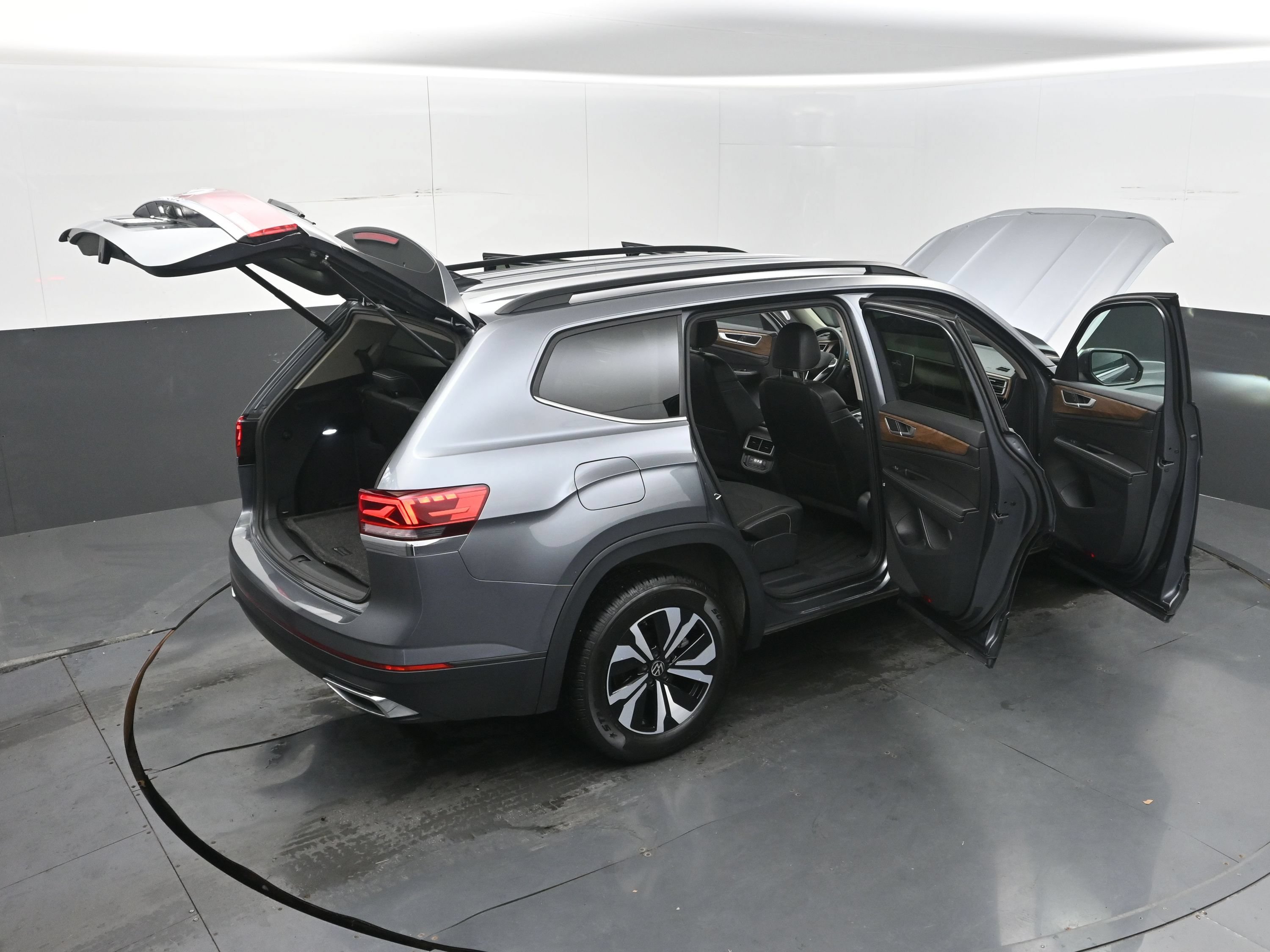 Used 2024 Volkswagen Atlas SE FWD image 60