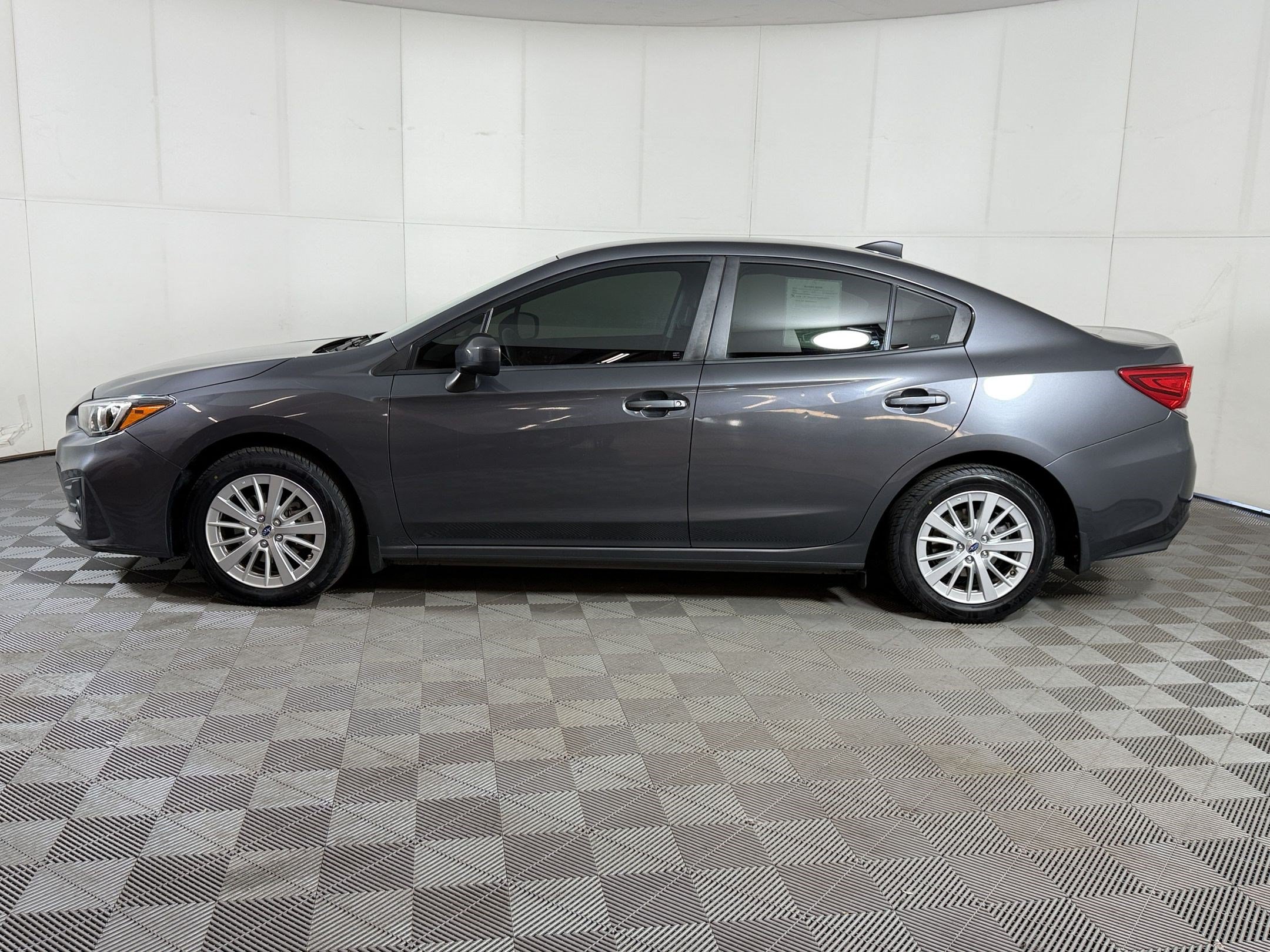 Used 2018 Subaru Impreza 2.0i Premium AWD/4WD image 2