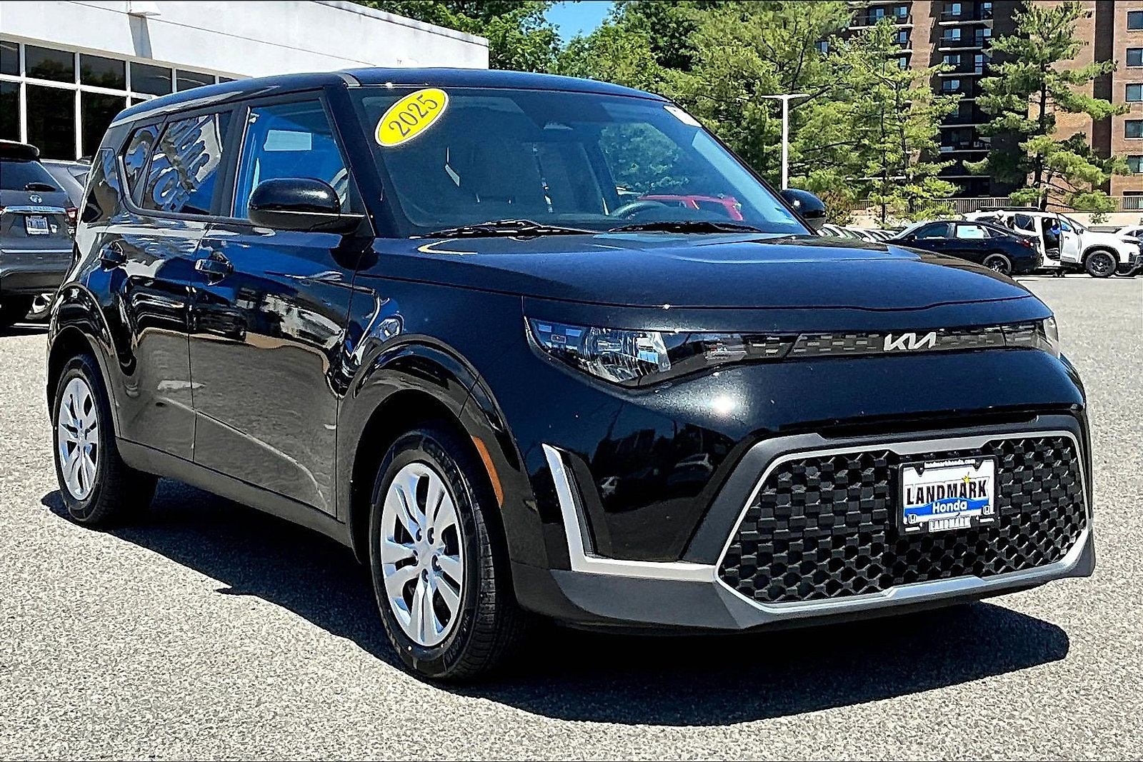Used 2025 Kia Soul LX FWD image 11