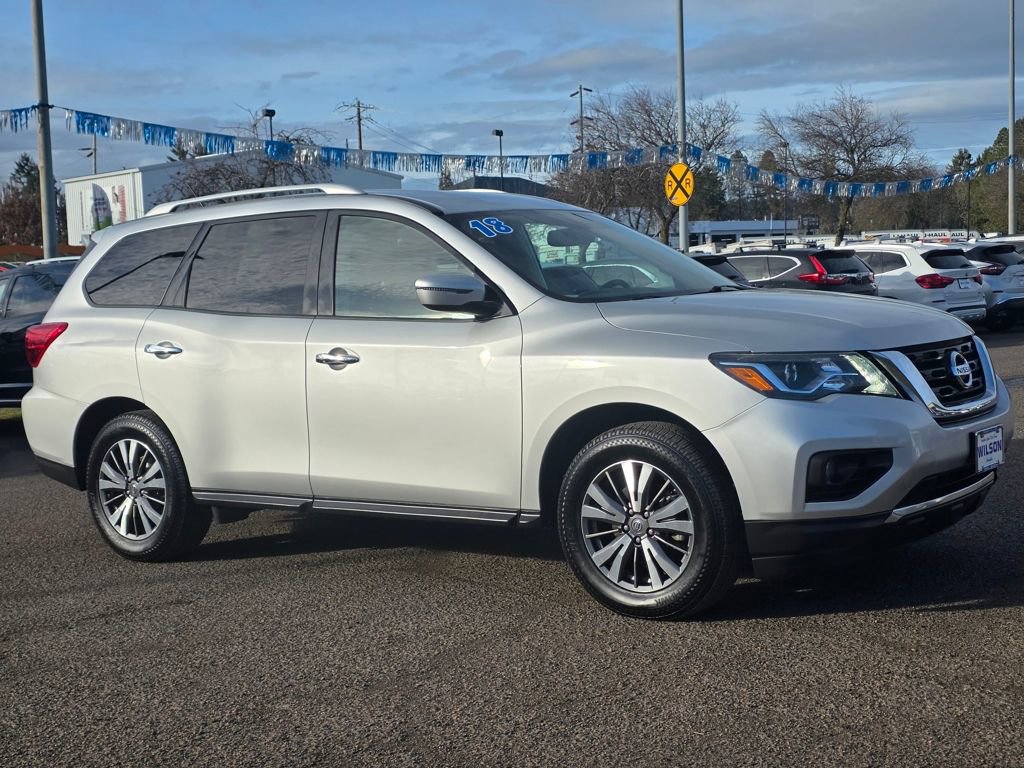 Used 2018 Nissan Pathfinder SV image 34