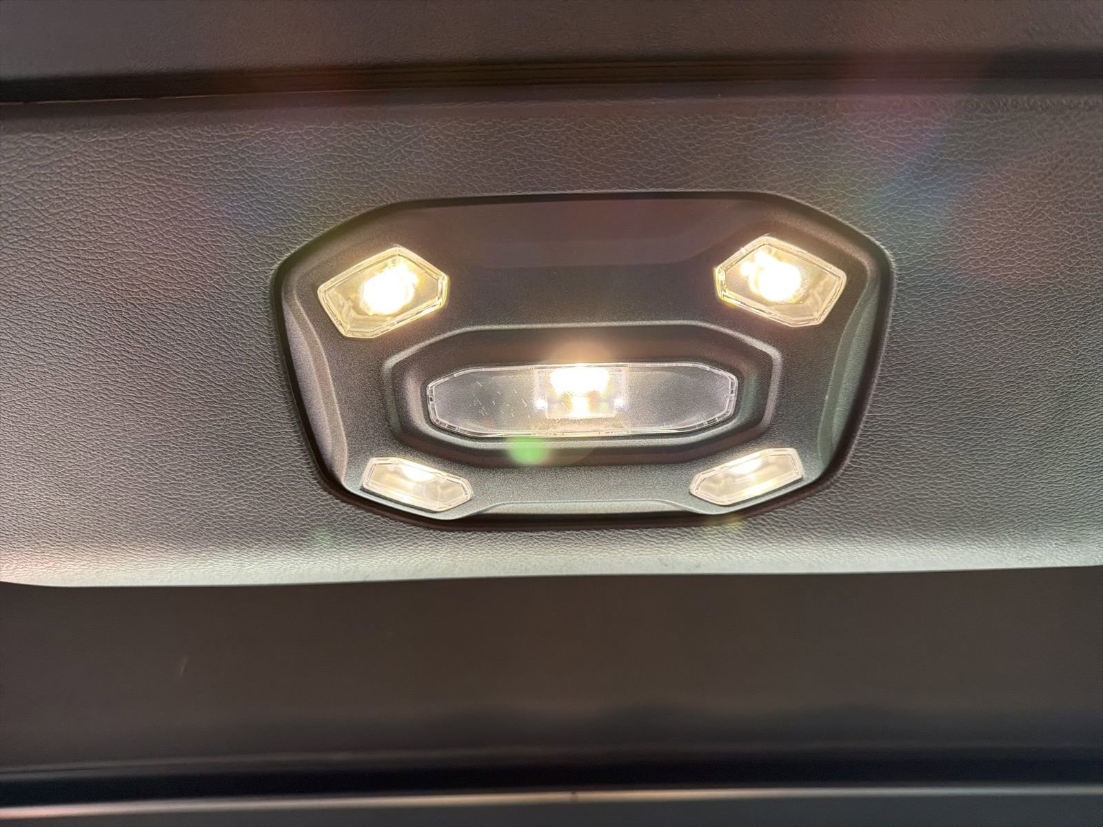 Used 2021 Jeep Wrangler Sport S image 93