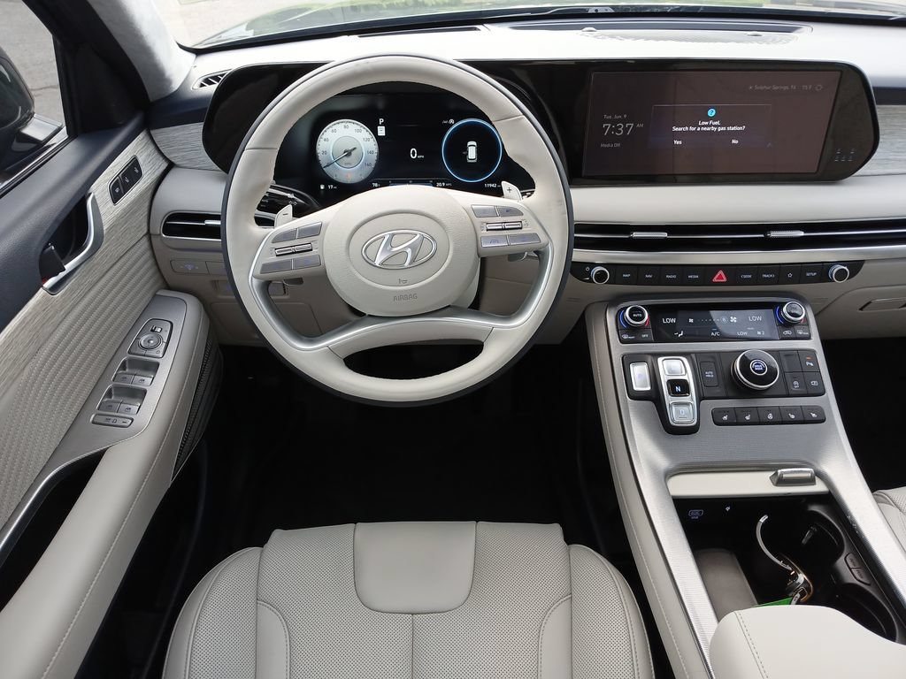 Used 2025 Hyundai Palisade Calligraphy FWD image 12