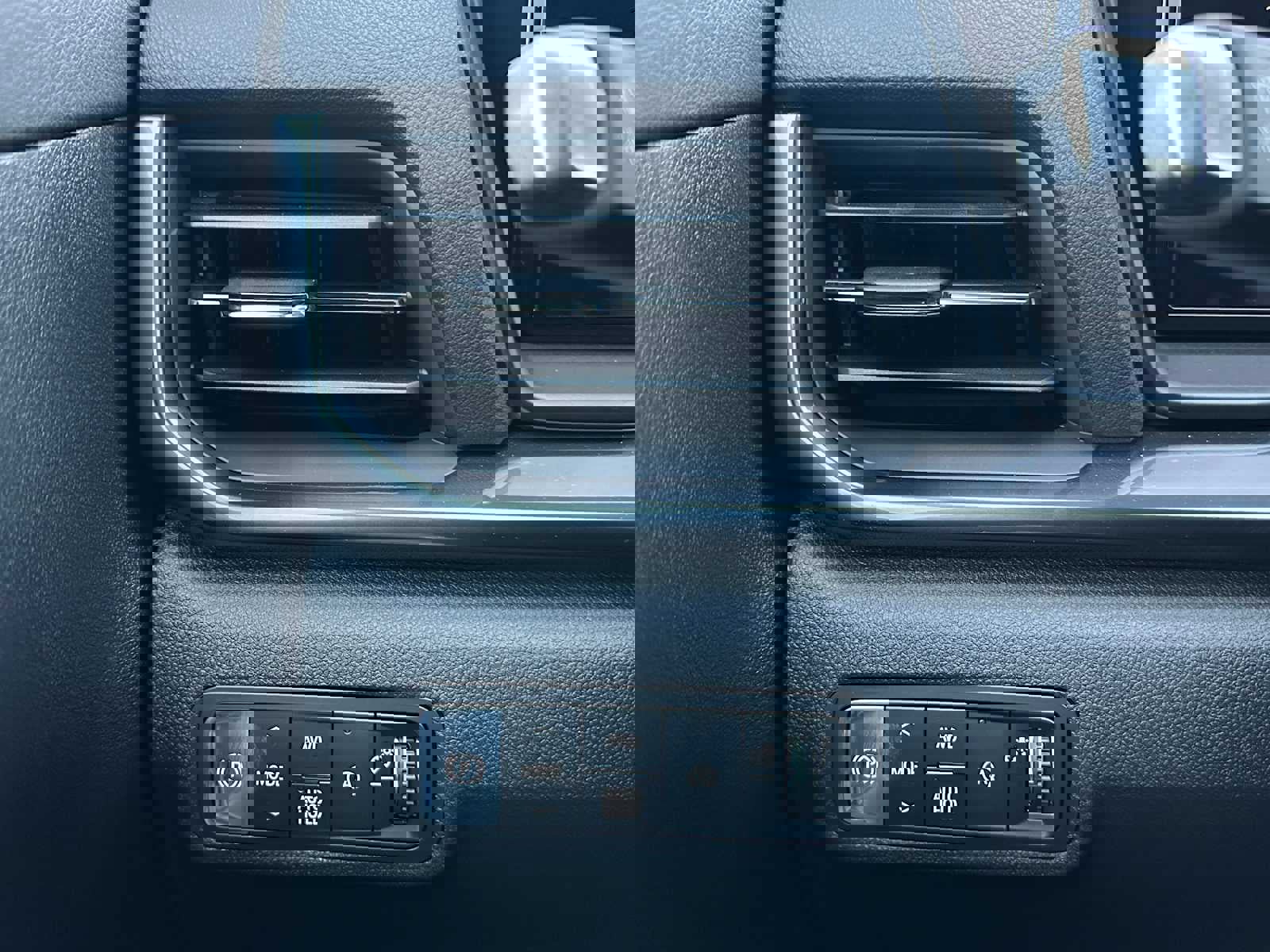 New 2026 GMC Terrain AT4 w/ Technology Package II image 30