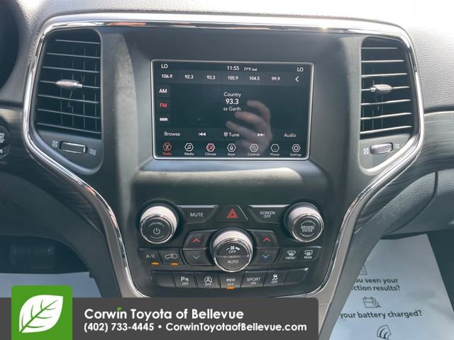 Used 2019 Jeep Grand Cherokee Laredo AWD/4WD image 12