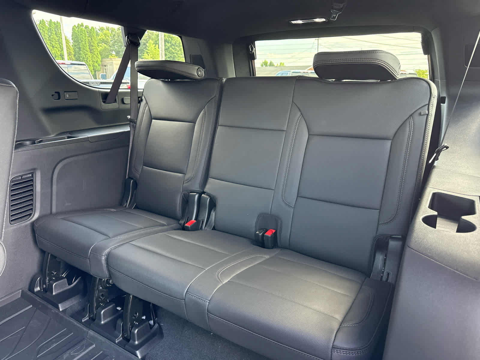 New 2026 Chevrolet Suburban High Country w/ Sun And Tow Package AWD/4WD image 25