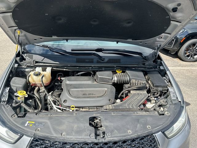 Used 2021 Chrysler Pacifica Touring-L FWD image 32