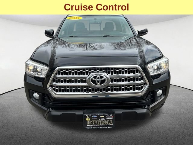 Used 2016 Toyota Tacoma TRD Off-Road w/ Premium & Technology Package image 4