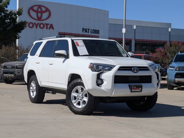 Used 2020 Toyota 4Runner SR5 image 2