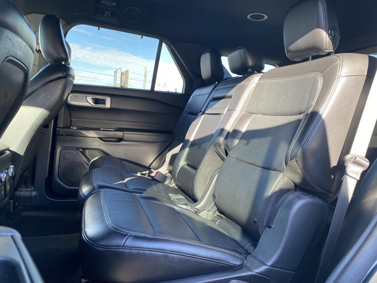 Used 2020 Ford Explorer Limited RWD image 18