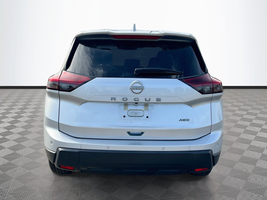 Used 2025 Nissan Rogue SV AWD/4WD image 6