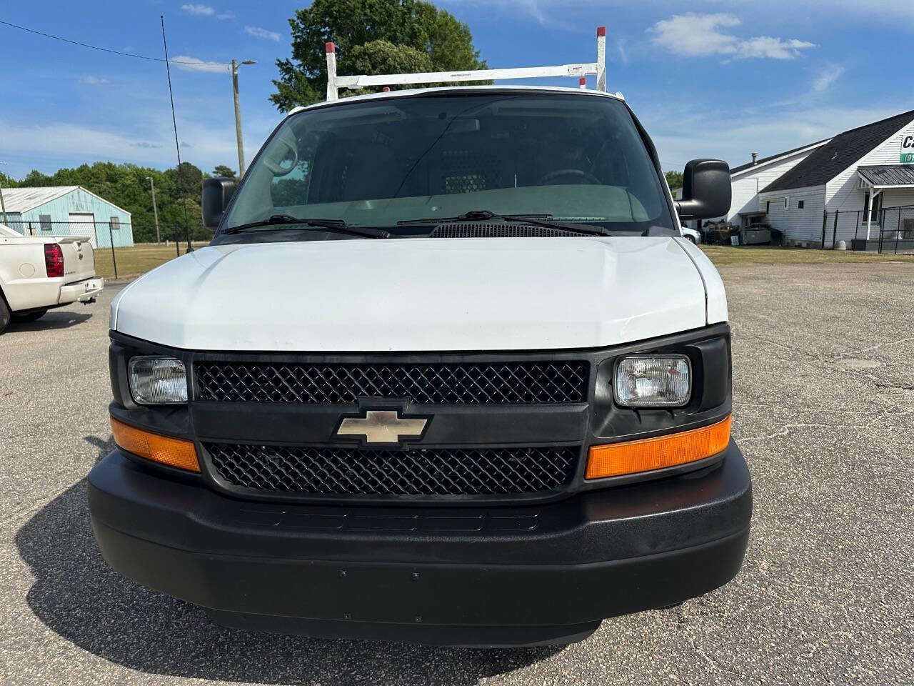 Used 2014 Chevrolet Express 2500 RWD image 12