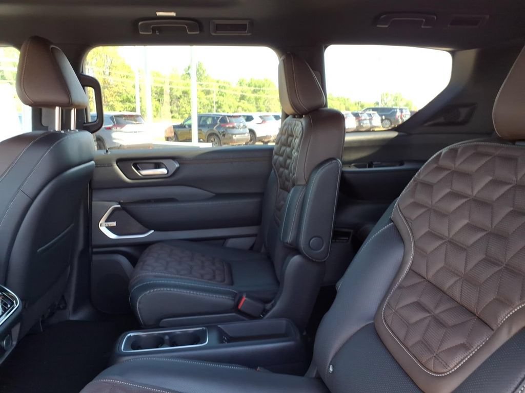 Used 2026 Nissan Armada Platinum Reserve w/ Accent Package AWD/4WD image 8