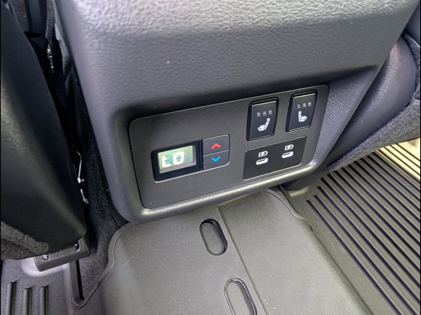 Used 2025 Nissan Rogue Platinum w/ Platinum Premium Package image 18